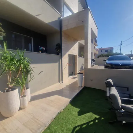 Lägenhet Marant - Free Private Parking